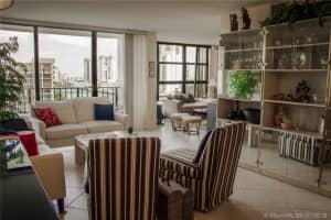 400 Leslie Dr, Hallandale Beach, FL 33009, Sold 03/01/18