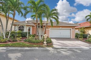 11630 SW 12th St, Pembroke Pines, FL 33025, Sold 03/19/18