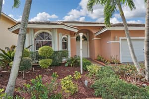 11630 SW 12th St, Pembroke Pines, FL 33025, Sold 03/19/18