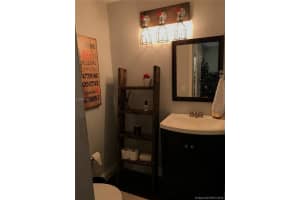 6500 Kendale Lakes Dr, Miami, FL 33183, Sold 03/01/18