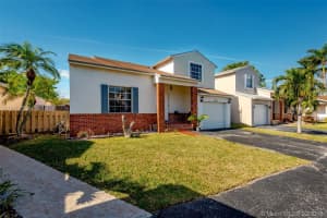 19222 NW 82nd Cir Ct, Hialeah, FL 33015, Sold 09/10/18