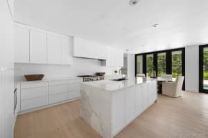 1425 W 25th St, Miami Beach, FL 33140, Sold 01/11/21
