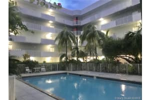 8261 NW 8th St, Miami, FL 33126, Sold 03/08/18
