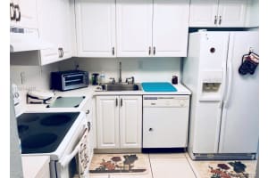 17600 NW 68th Ave APT B4003, Hialeah, FL 33015, Sold 03/14/18