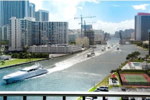 400 Leslie Dr, Hallandale Beach, FL 33009, Sold 01/07/20