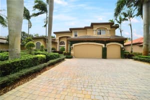 10430 S Lake Vista Cir, Davie, FL 33328, Sold 04/23/18