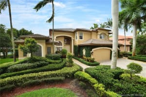10430 S Lake Vista Cir, Davie, FL 33328, Sold 04/23/18