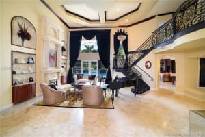 10430 S Lake Vista Cir, Davie, FL 33328, Sold 04/23/18