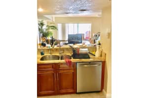 3271 NW 44th St, Oakland Park, FL 33309, Sold 03/21/18