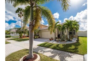 20557 SW 2nd St, Pembroke Pines, FL 33029, Sold 03/26/18
