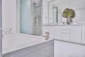 16901 Collins Ave, Sunny Isles Beach, FL 33160, Sold 10/23/19