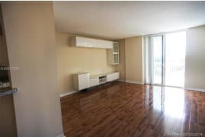 900 SW 8th St #500, Miami, FL 33130, Sold 03/29/18