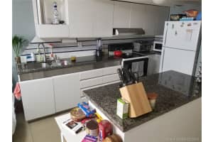 8389 NW 8th St, Miami, FL 33126, Sold 04/06/18