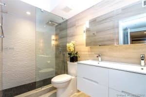 110 Washington Ave, Miami Beach, FL 33139, Sold 02/13/18