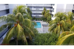 8261 NW 8th St, Miami, FL 33126, Sold 05/30/18