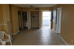8261 NW 8th St, Miami, FL 33126, Sold 05/30/18