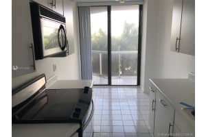 3610 Yacht Club Dr, Miami, FL 33180, Sold 09/26/19