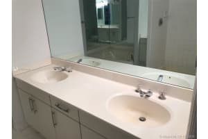 3610 Yacht Club Dr, Miami, FL 33180, Sold 09/26/19
