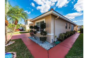 7944 N Silverado Cir, Hollywood, FL 33024, Sold 05/15/18