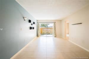 9715 Fontainebleau Blvd E114, Miami, FL 33172, Sold 05/25/18