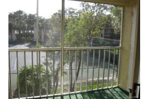 1015 The Pointe Dr, West Palm Beach, FL 33409, Sold 04/01/19