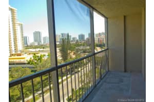 17500 N Bay Rd S704, Sunny Isles Beach, FL 33160, Sold 05/03/18