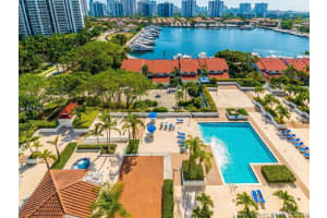 3640 Yacht Club Dr, Aventura, FL 33180, Sold 10/31/18