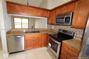 2740 S Oakland Forest Dr, Oakland Park, FL 33309, Sold 05/01/18