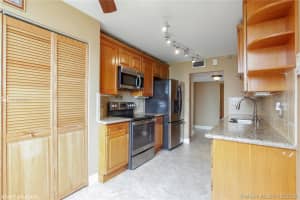 900 NE 195th St, Miami, FL 33179, Sold 09/19/19