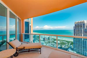 300 South Pointe Dr, Miami Beach, FL 33139, Sold 05/15/18