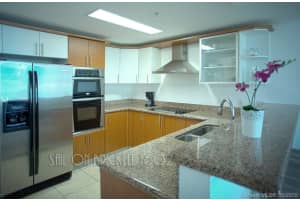 170 SE 14th St, Miami, FL 33131, Sold 06/08/18