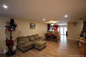 18935 NW 85th Ave, Hialeah, FL 33015, Sold 04/13/18