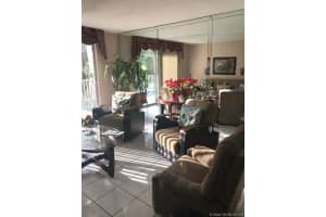 8421 NW 8th St, Miami, FL 33126, Sold 05/25/18