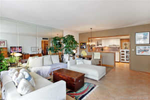 1408 Brickell Bay Dr # 907, Miami, FL 33131, Sold 07/05/18