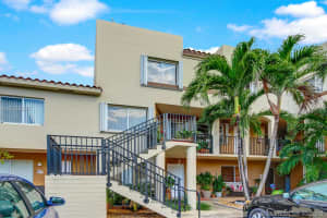 631 NW 82nd Ave, Miami, FL 33126, Sold 04/10/18