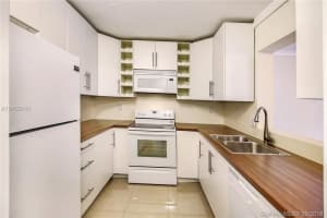 15410 SW 81st Cir Ln, Miami, FL 33193, Sold 04/18/18