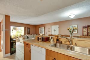 18880 NW 57th Ave, Hialeah, FL 33015, Sold 04/27/18