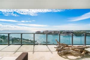 800 South Pointe Dr, Miami Beach, FL 33139, Sold 05/17/19