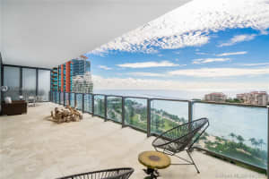 800 South Pointe Dr, Miami Beach, FL 33139, Sold 05/17/19