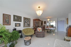 400 Kings Point Dr, Sunny Isles Beach, FL 33160, Sold 01/22/19