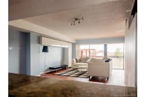 10003 NW 9th St Cir, Miami, FL 33172, Sold 05/25/18