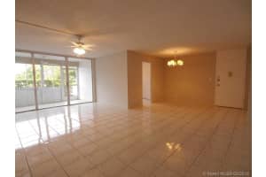922 NE 199th St, Miami, FL 33179, Sold 04/27/18
