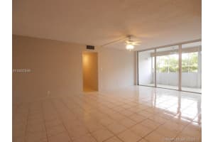 922 NE 199th St, Miami, FL 33179, Sold 04/27/18