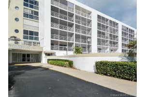 17801 N Bay Rd, Sunny Isles Beach, FL 33160, Sold 08/31/18