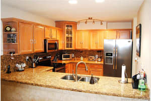6715 Kingsmoor Way, Hialeah, FL 33014, Sold 07/26/18