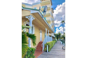 2475 NW 16th St Rd, Miami, FL 33125, Sold 11/20/18