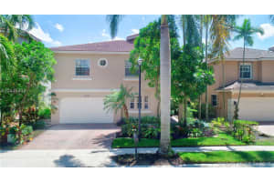 11730 NW 2nd St, Plantation, FL 33325, Sold 06/28/18