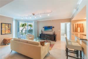 110 Washington Ave, Miami Beach, FL 33139, Sold 04/19/19