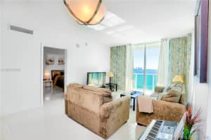 186 SE 12th Terrace, Miami, FL 33131, Sold 08/17/18