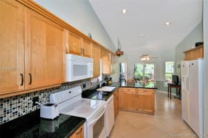 8233 NW 85th Ave, Tamarac, FL 33321, Sold 05/24/18